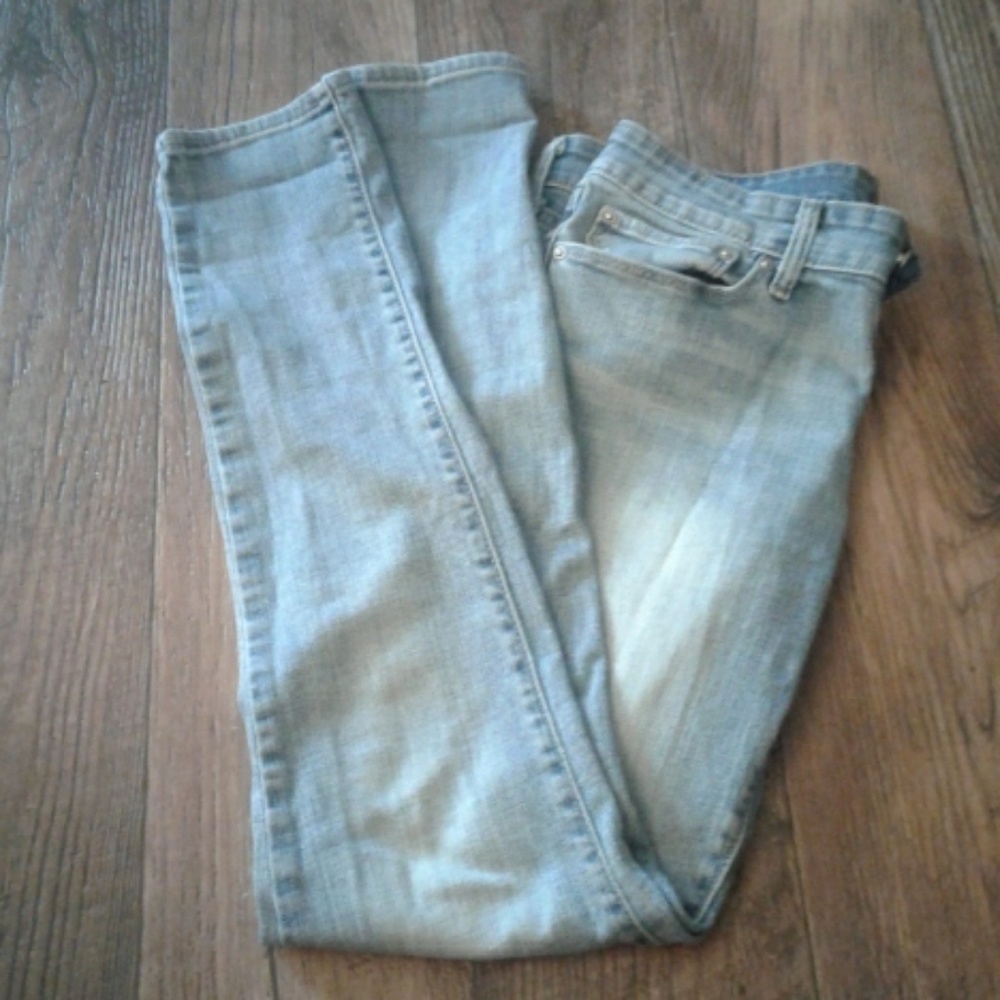 Levis light wash jeans